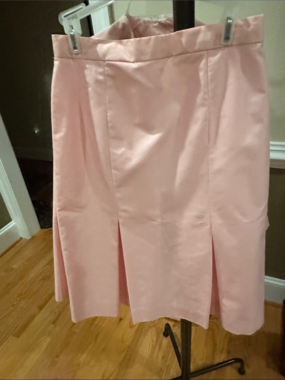 Women's Pink Blazer & Skirt Suit - Classic Two-Piece Jacket Set - Picture 5 of 10